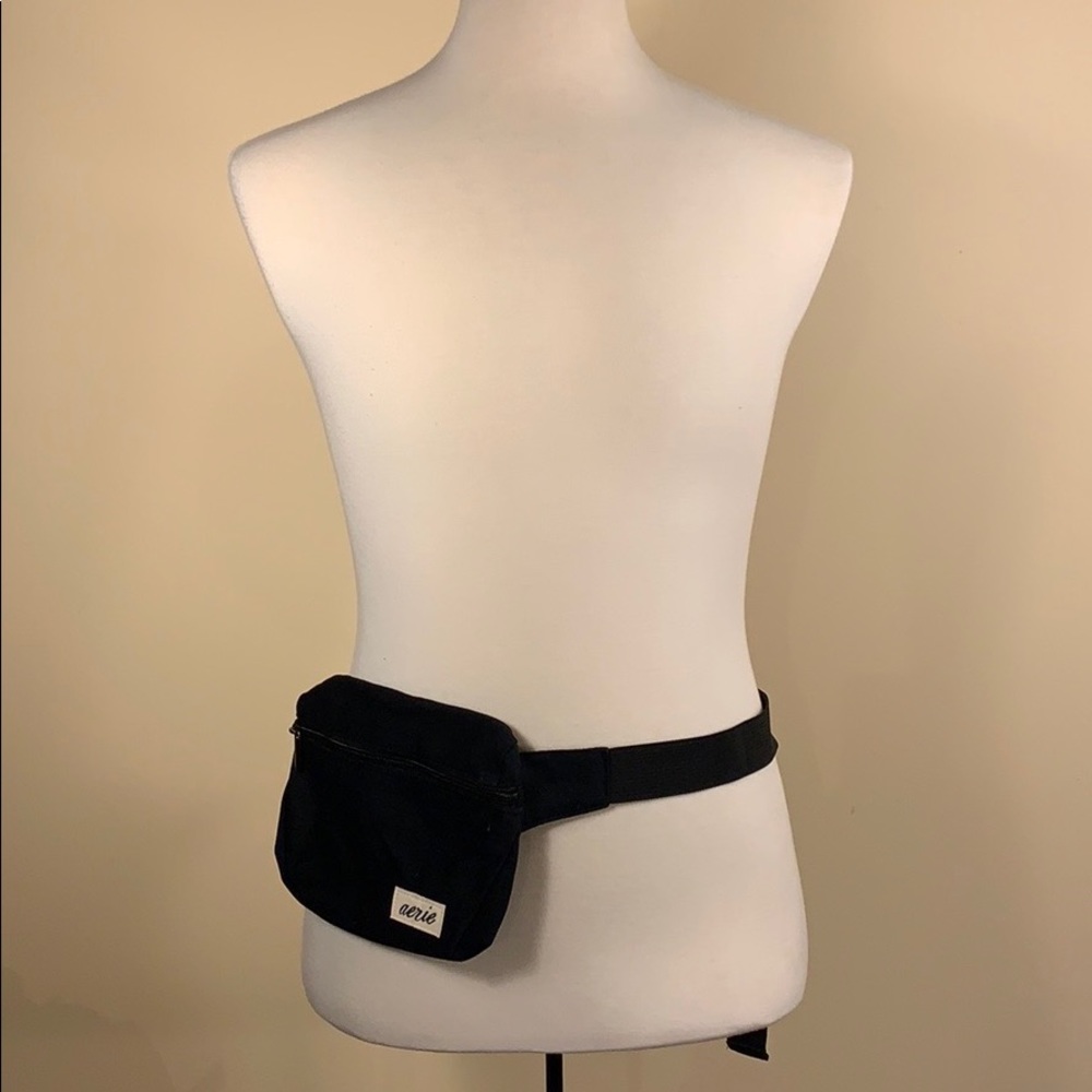FREE with bundle NEW Aerie Black fanny pack